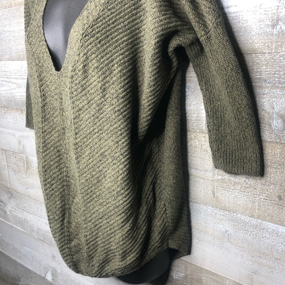 Express dark green 3/4 sleeve sweater small - Picture 2 of 5